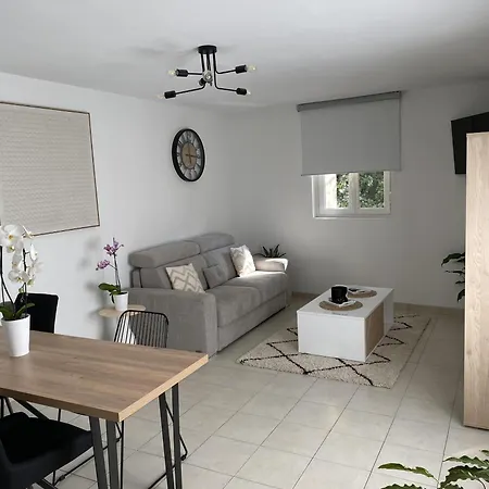 Appartamento Le Cubry : Hyper-centre Avec Place De Parking