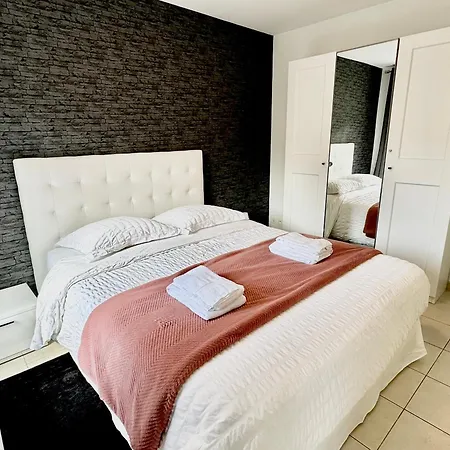 Apartment Le Cubry : Hyper-centre Avec Place De Parking *